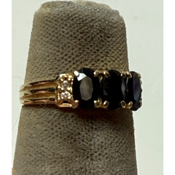 Vintage Town & Country 14K Plumb Gold Sapphire 3 Stone Ring Diamonds Size 5 - Picture 3 of 8